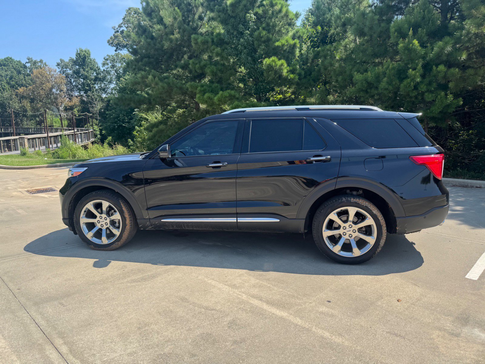 Used 2020 Ford Explorer Platinum w/ Premium Technology Package video 2