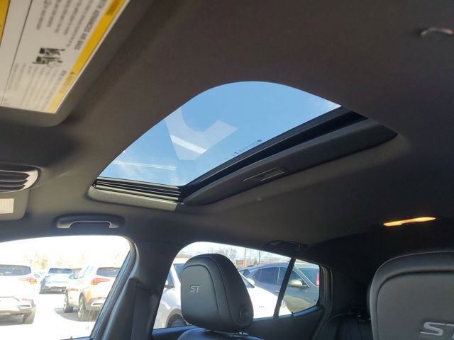 Used 2025 Buick Envista Sport Touring w/ Experience Buick Package image 9