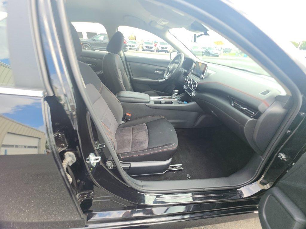 Used 2025 Nissan Sentra SR FWD image 33