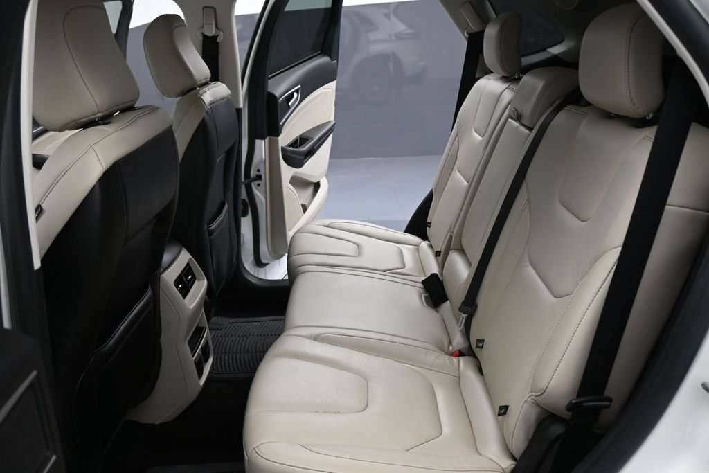 Certified 2020 Ford Edge Titanium FWD image 20