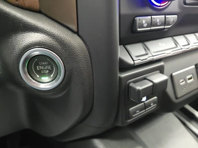 Certified 2022 Chevrolet Silverado 1500 High Country w/ LPO, Dark Essentials Package image 18