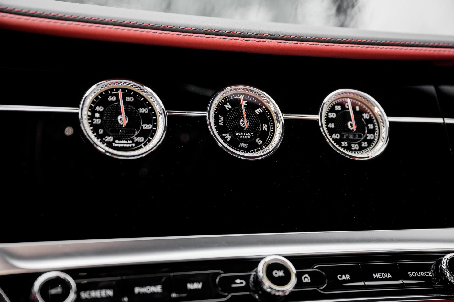 Used 2023 Bentley Continental GT V8 image 30