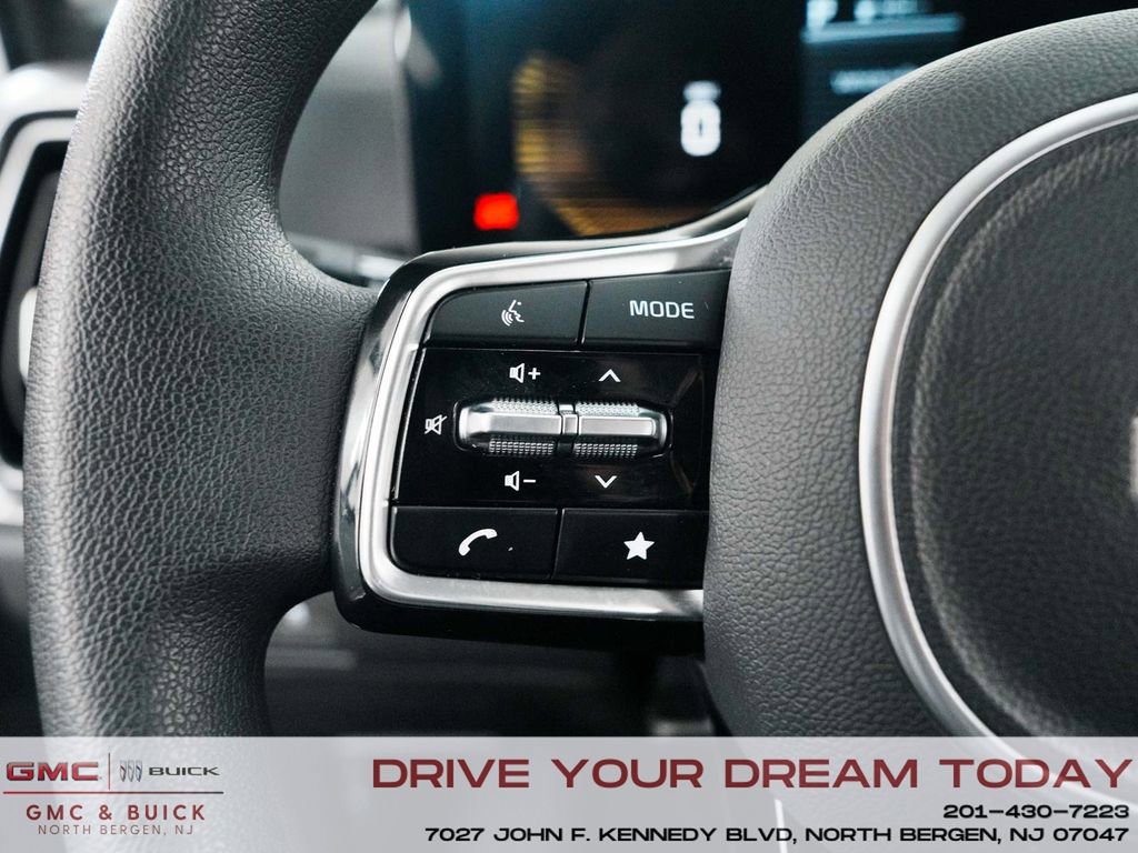Used 2025 Kia Sorento LX image 22