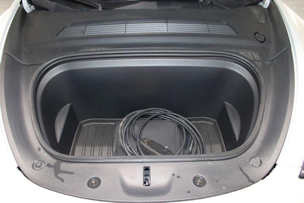 Used 2021 Tesla Model Y Long Range image 48