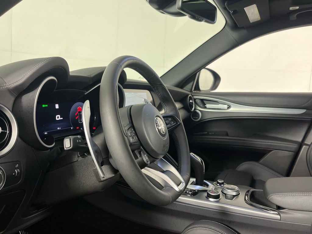 Used 2024 Alfa Romeo Stelvio Veloce image 24