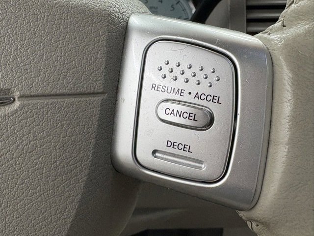 Used 2008 Chrysler Aspen Limited image 19