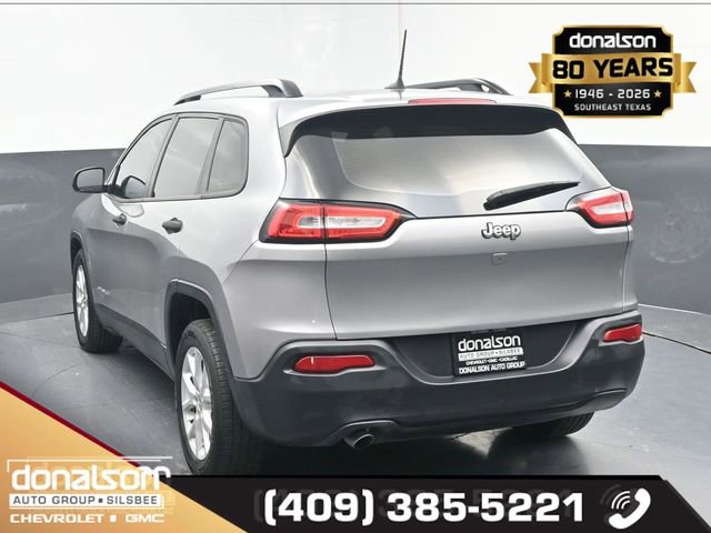 Used 2016 Jeep Cherokee Sport image 4