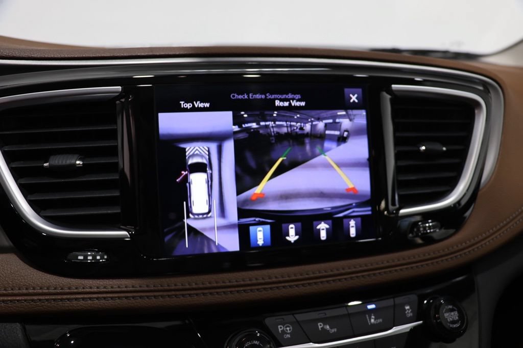 Used 2017 Chrysler Pacifica Limited w/ UConnect Theater Package FWD image 25