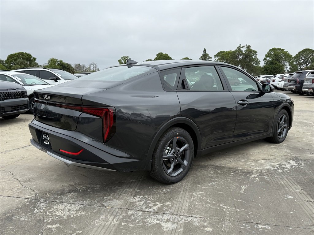 New 2025 Kia K4 LXS image 4