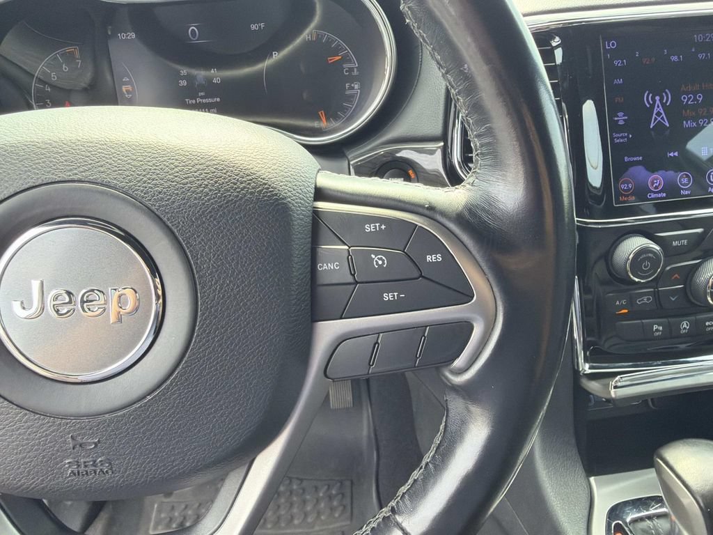 Used 2020 Jeep Grand Cherokee Overland AWD/4WD image 27
