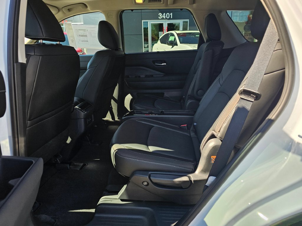 New 2026 Nissan Pathfinder SL w/ SL Premium Package AWD/4WD image 12