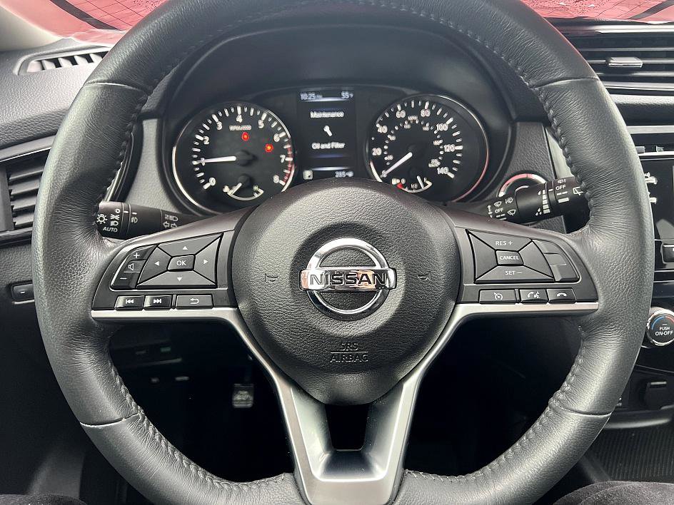 Used 2017 Nissan Rogue SV image 22