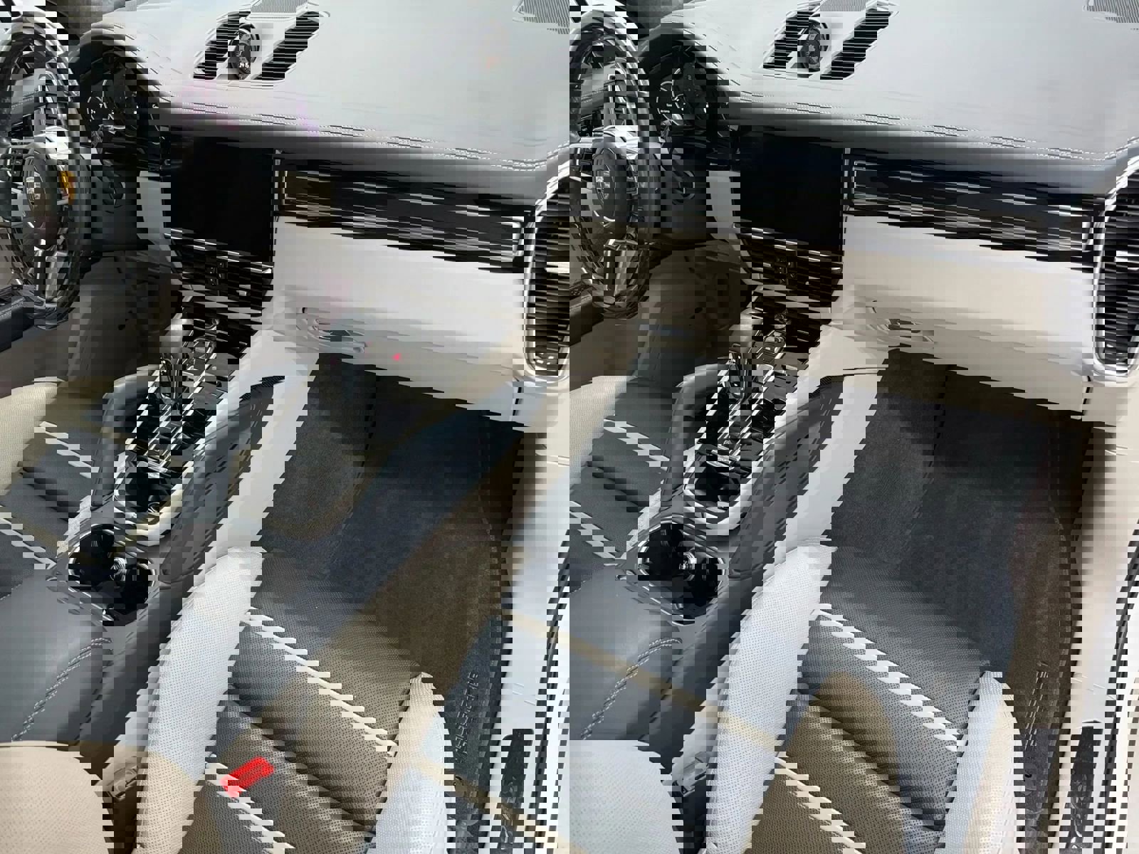 Used 2021 Porsche Cayenne GTS w/ Premium Package Plus image 13