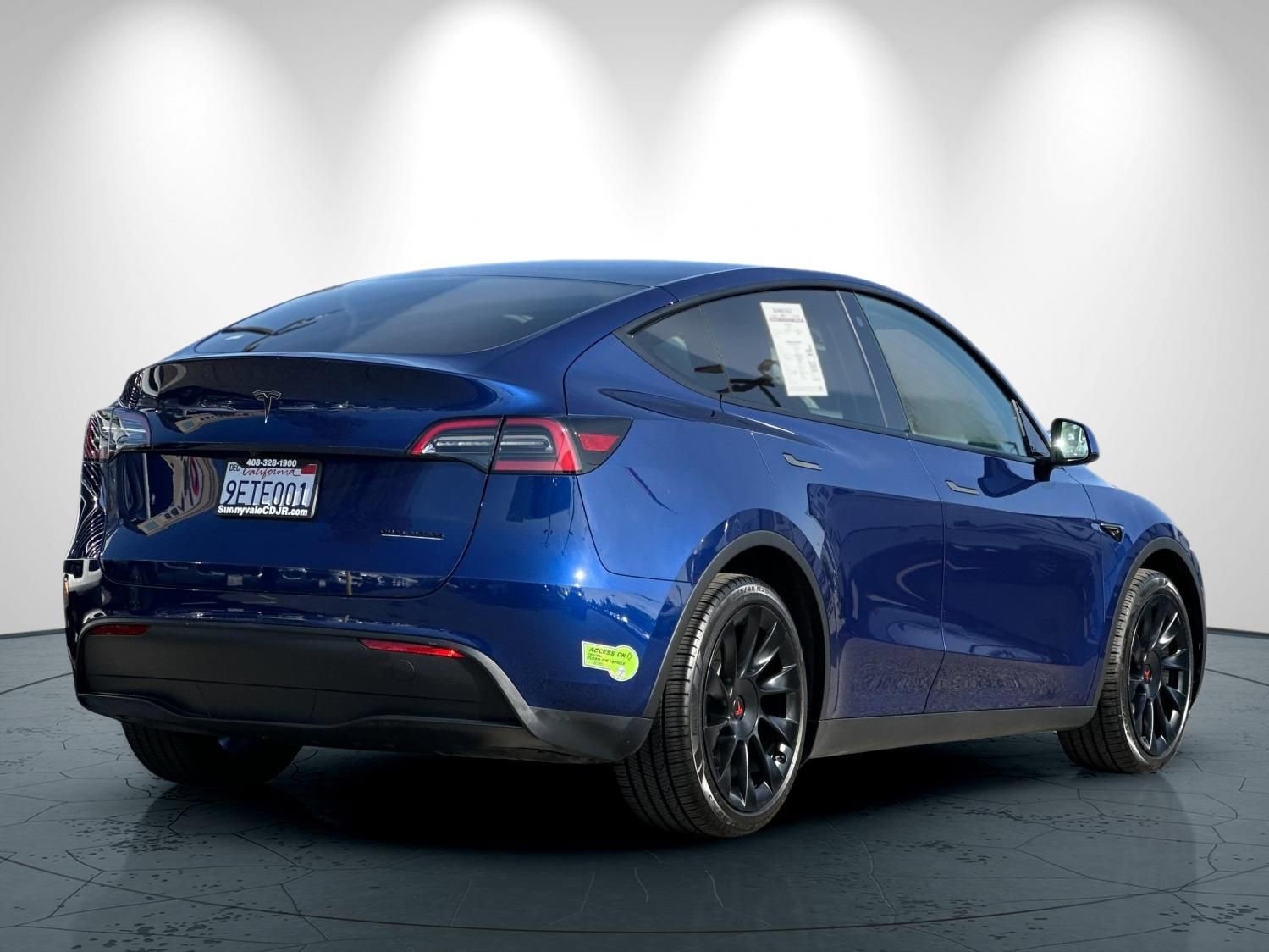 Used 2023 Tesla Model Y Long Range AWD/4WD image 4