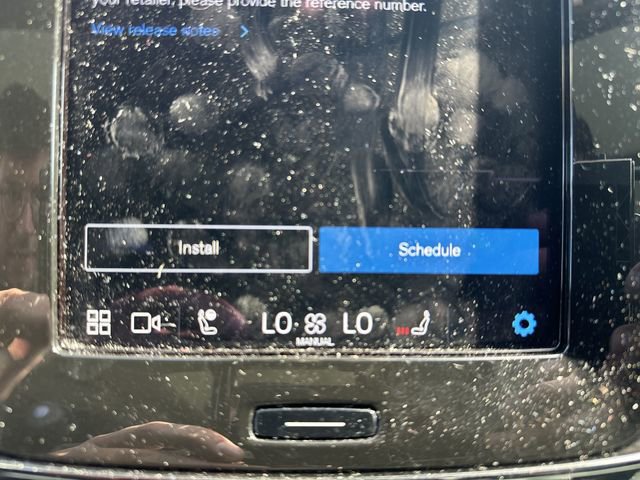 Used 2023 Volvo XC40 B5 Plus w/ Climate Package image 20