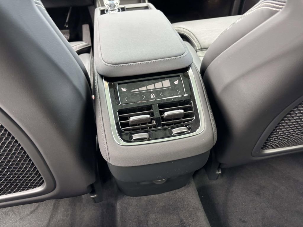 New 2026 Volvo XC90 B6 Ultra w/ Protection Package Premier image 32