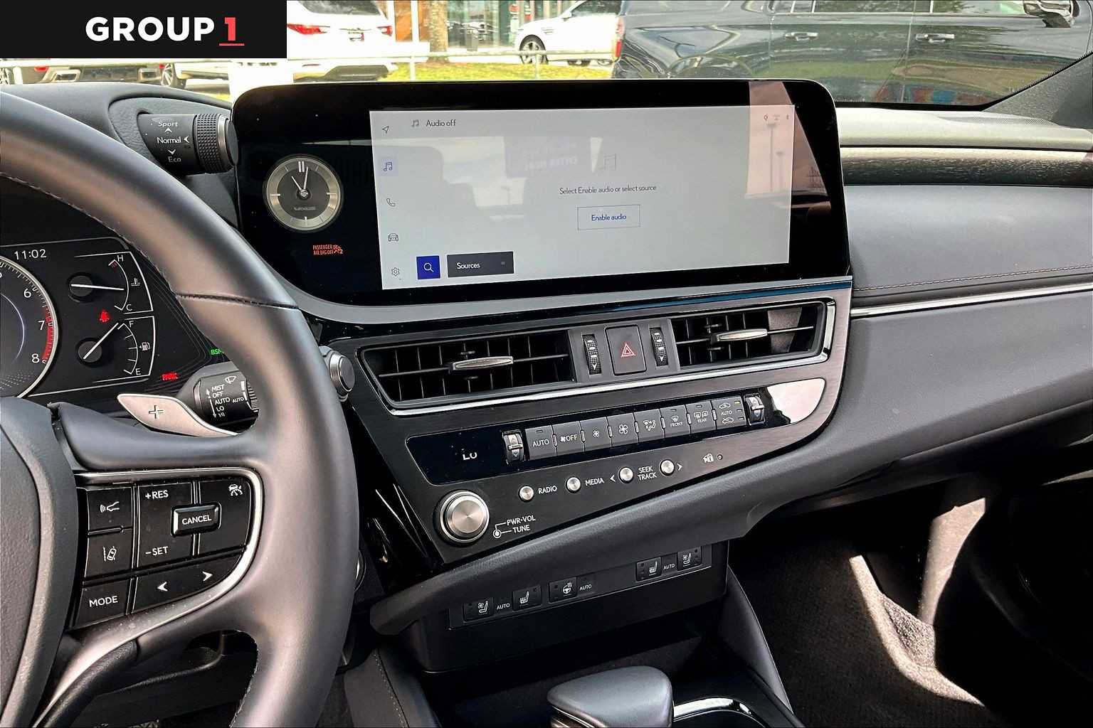 Used 2025 Lexus ES 350 w/ Premium Package image 6