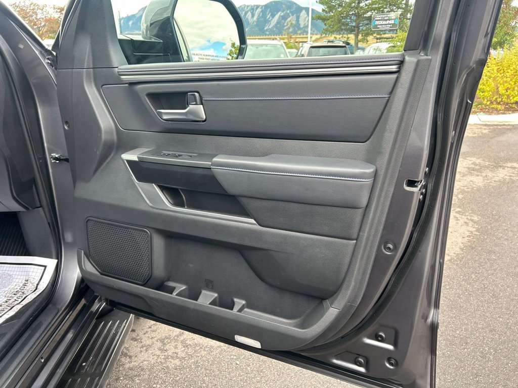 Used 2024 Toyota Sequoia Platinum AWD/4WD image 9
