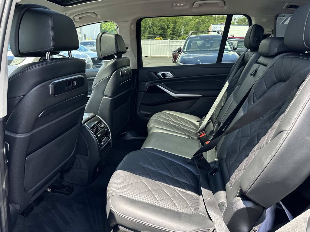 Used 2023 BMW X7 xDrive40i w/ Climate Comfort Package AWD/4WD image 27