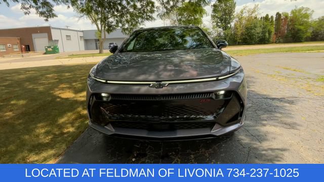 Used 2024 Chevrolet Equinox EV RS FWD image 3