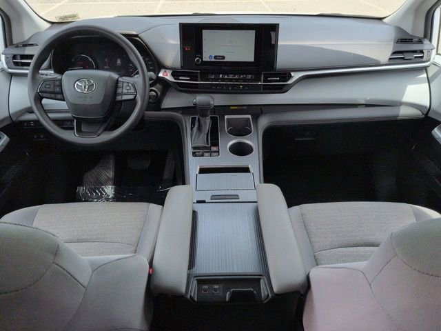 Certified 2025 Toyota Sienna LE FWD image 15
