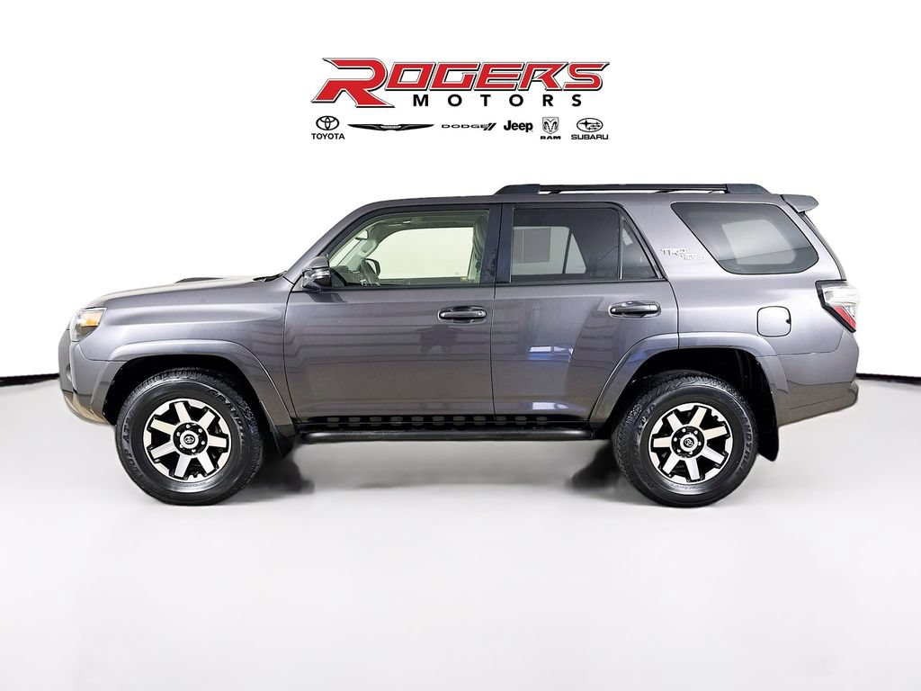 Certified 2019 Toyota 4Runner TRD Off-Road Premium AWD/4WD image 9