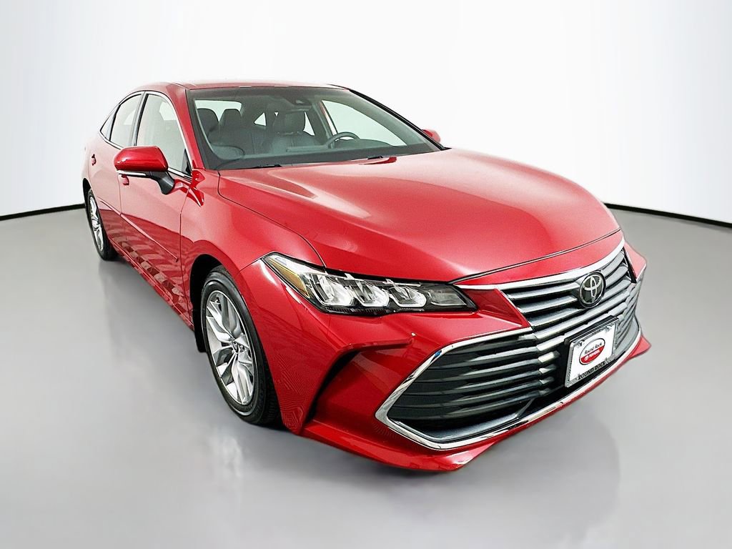 Used 2022 Toyota Avalon XLE image 3