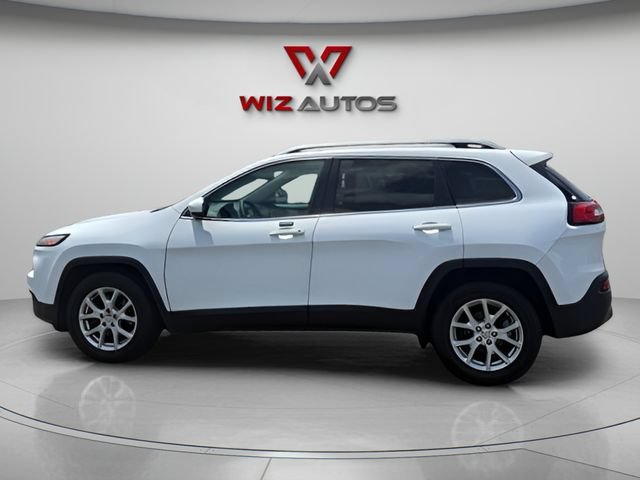 Used 2018 Jeep Cherokee Latitude FWD image 2