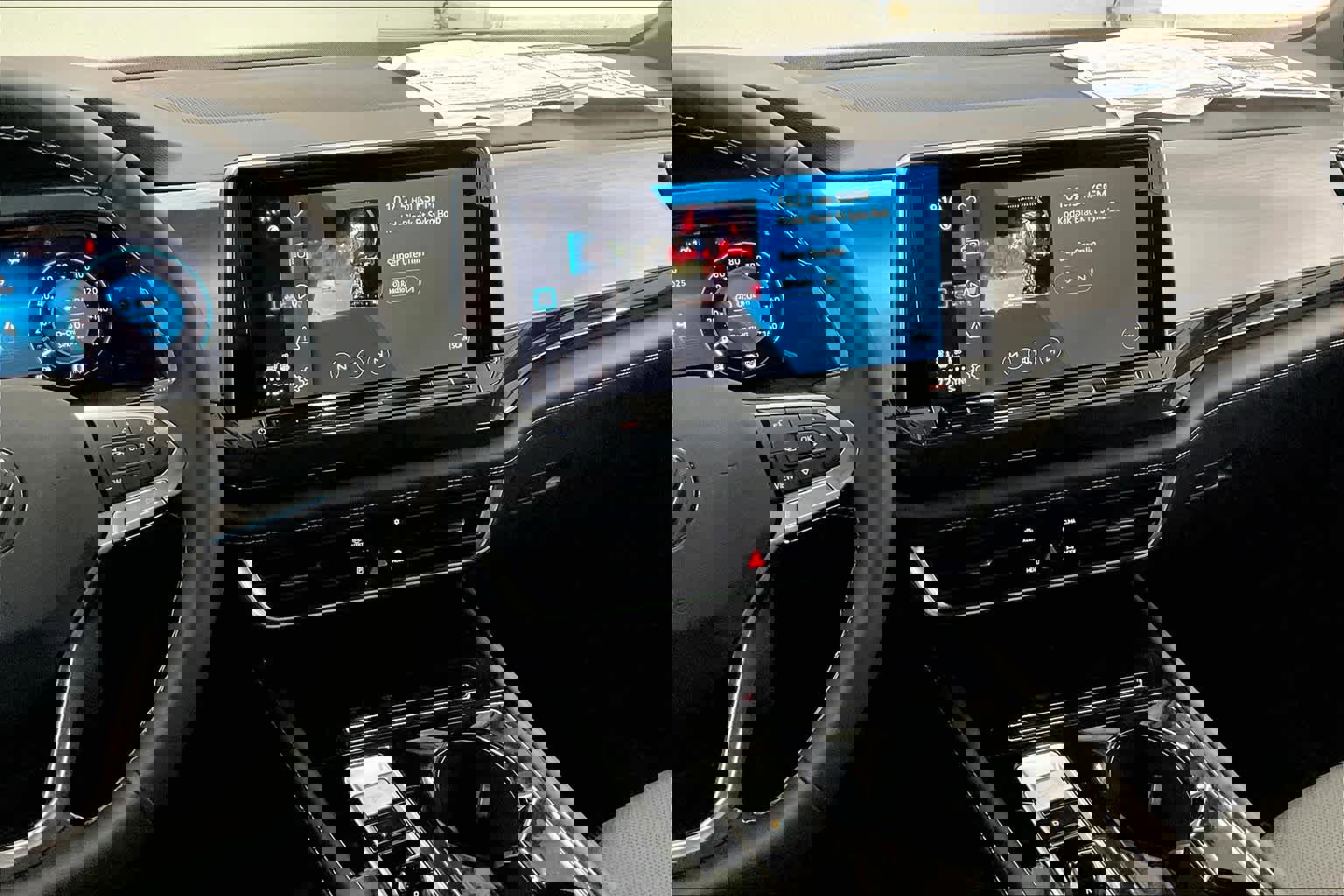 New 2025 Volkswagen Atlas Cross Sport SE image 9