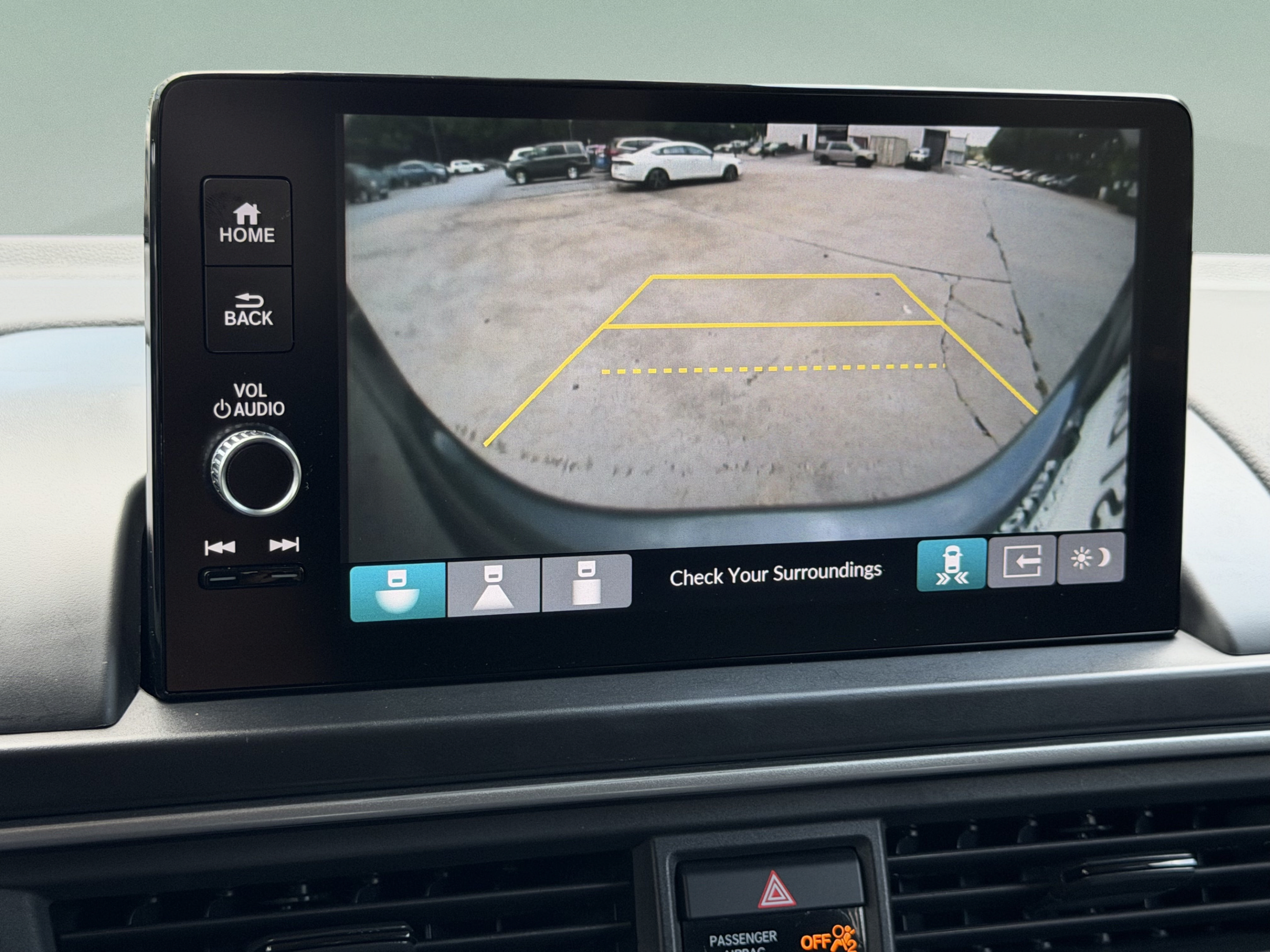 Used 2025 Honda Pilot Touring image 11