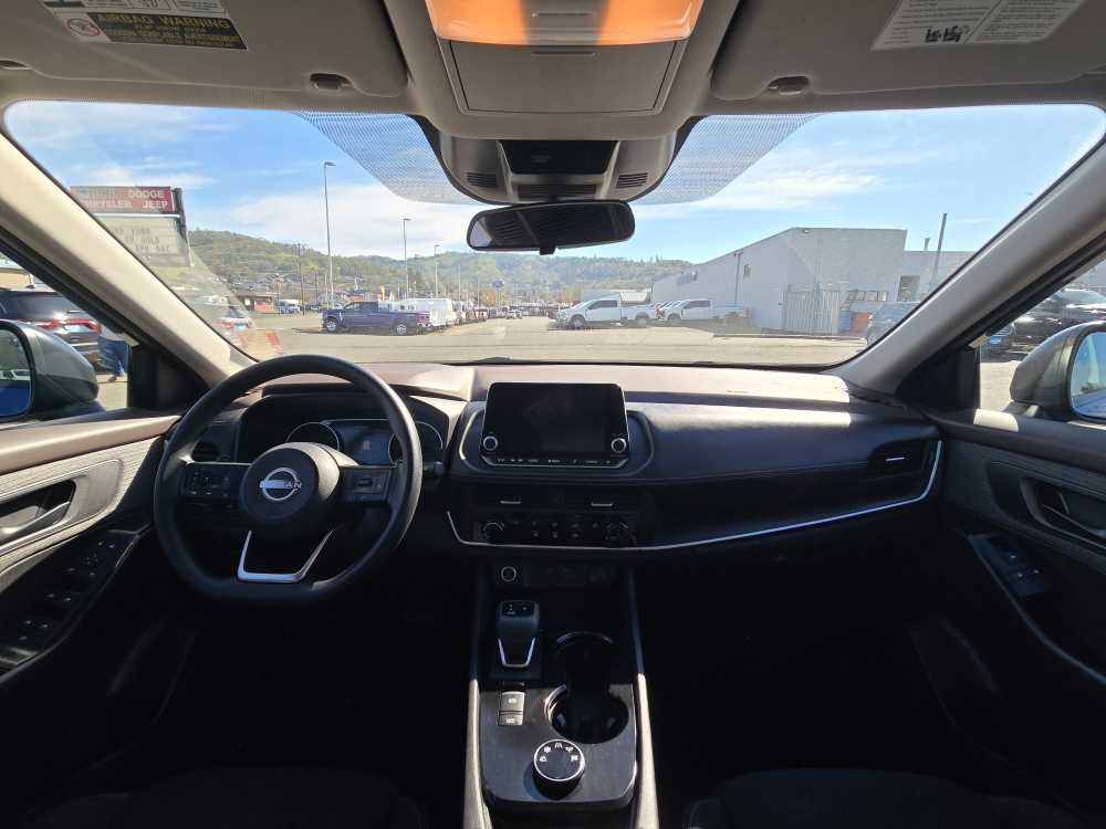 Used 2023 Nissan Rogue S AWD/4WD image 15