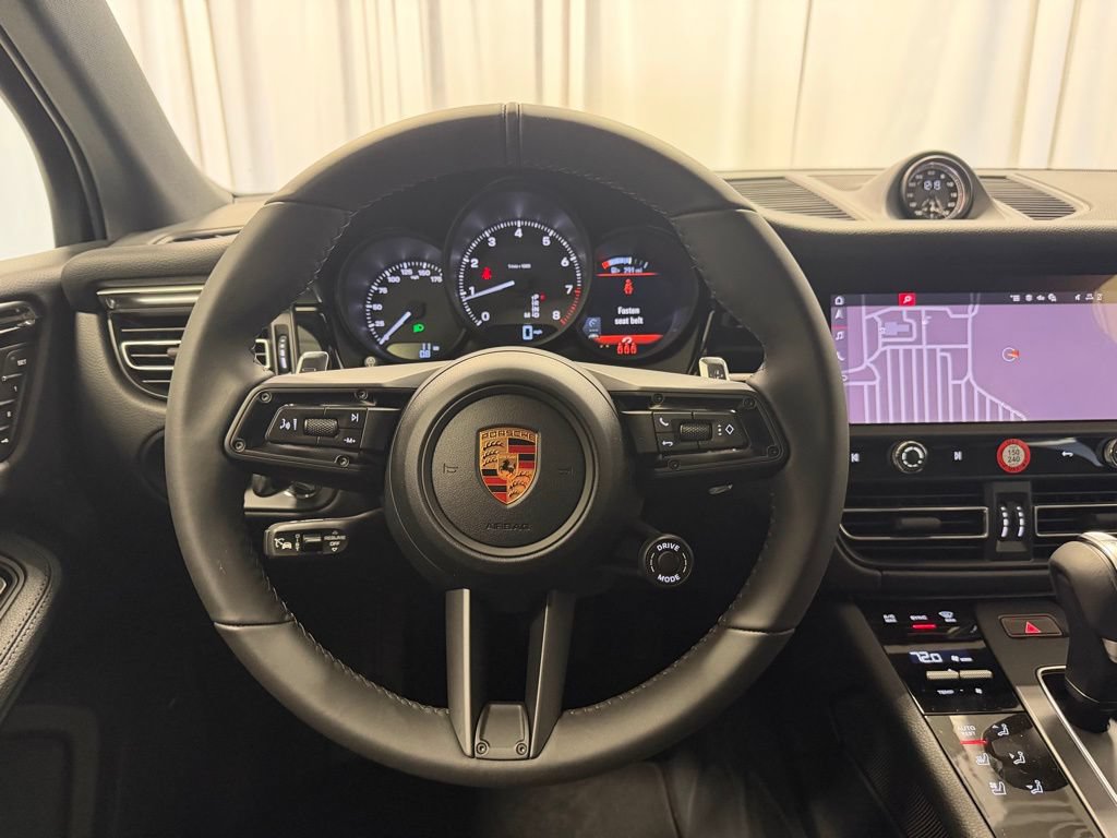 Certified 2026 Porsche Macan AWD/4WD image 11