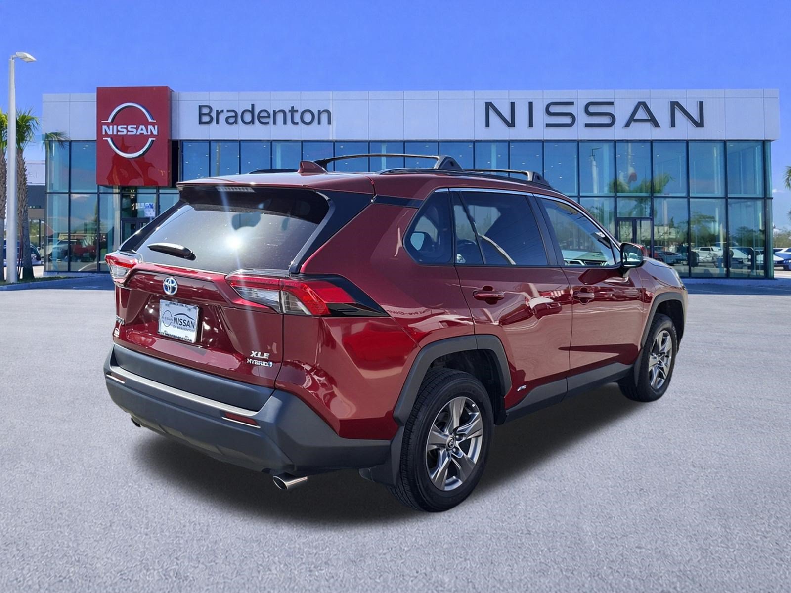 Used 2024 Toyota RAV4 XLE w/ Convenience Package AWD/4WD image 5