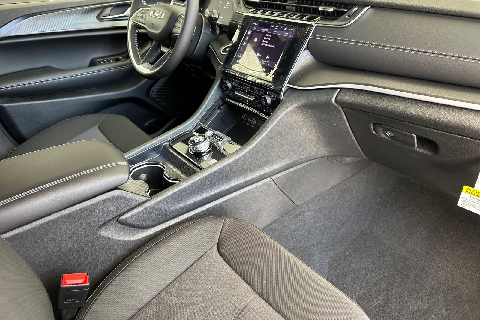 New 2025 Jeep Grand Cherokee L Laredo w/ Luxury Tech Group I image 18