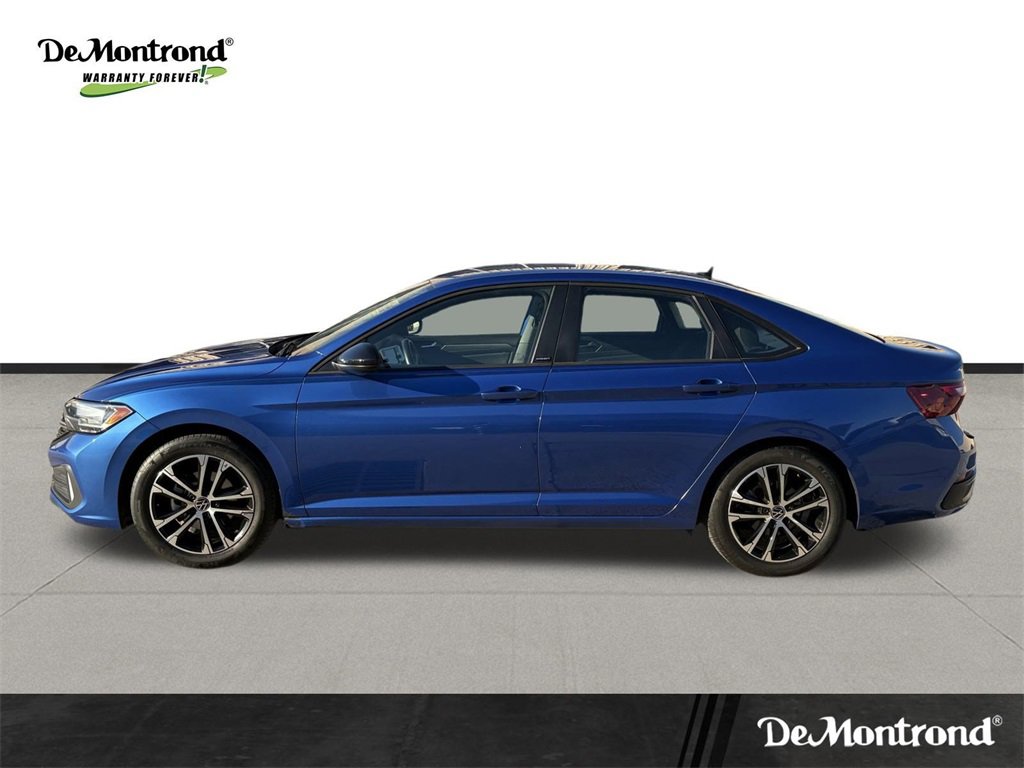 Used 2024 Volkswagen Jetta Sport image 8