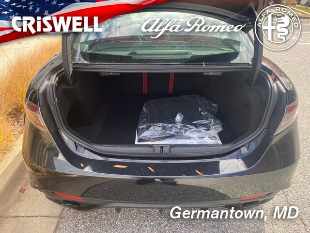 New 2025 Alfa Romeo Giulia AWD image 9