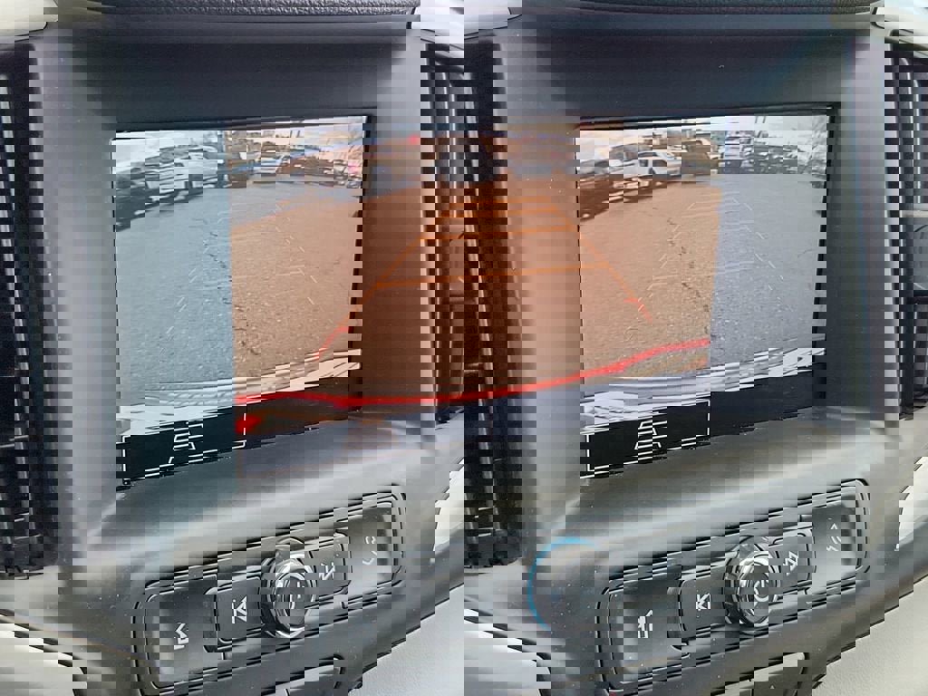 Used 2023 GMC Terrain SLE w/ Driver Convenience Package image 26