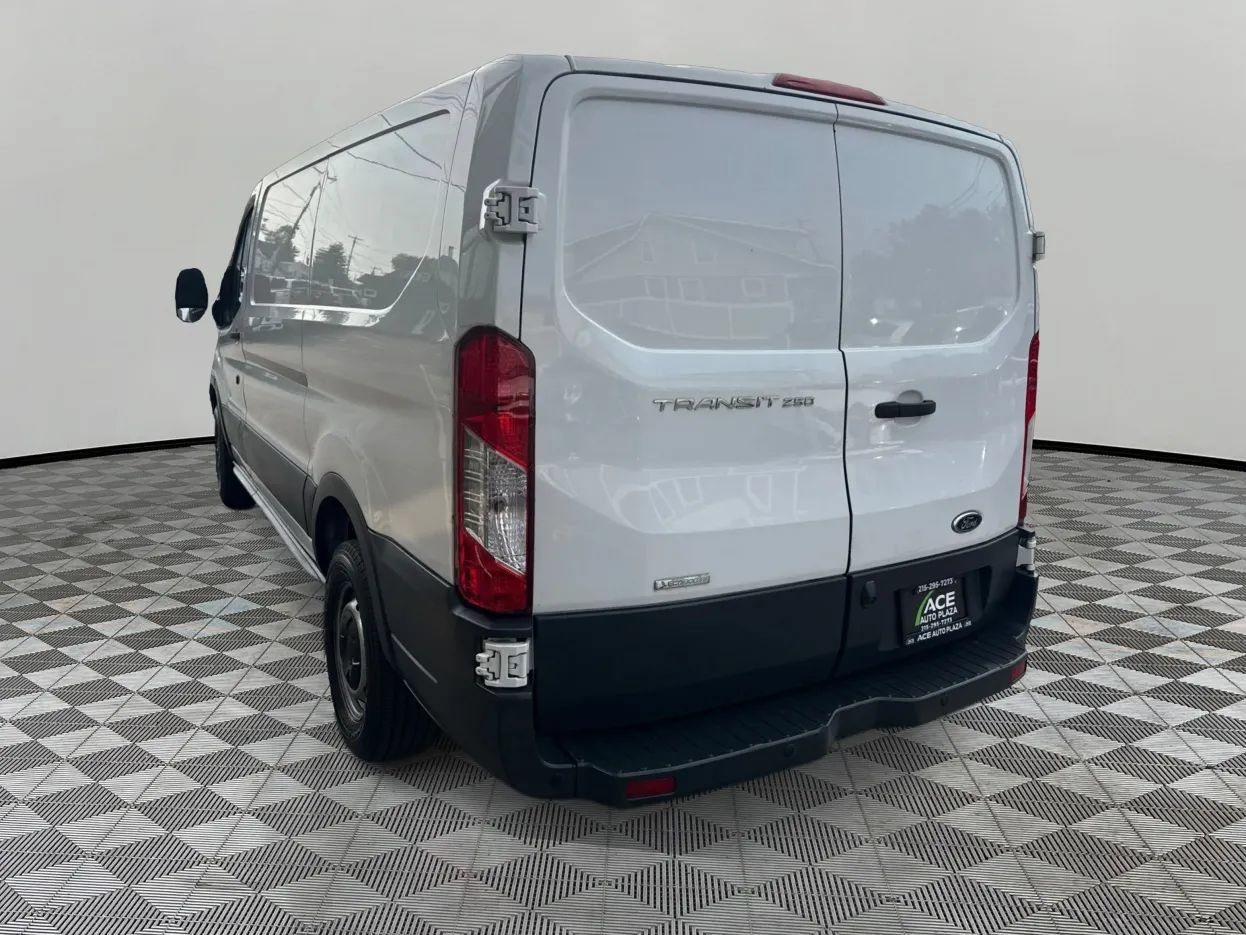 Used 2016 Ford Transit 250 130 Low Roof RWD image 7