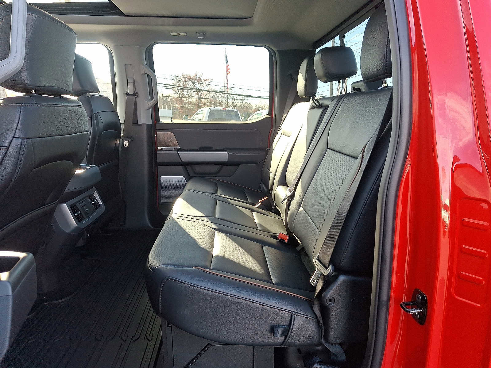 New 2026 Ford F350 Lariat w/ Black Appearance Package image 8