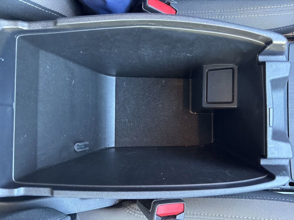 Used 2021 Ford Escape SE w/ SE Sport Appearance Package image 35