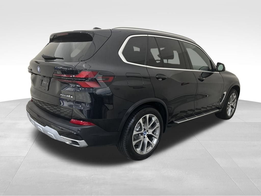 Used 2025 BMW X5 xDrive50e image 5