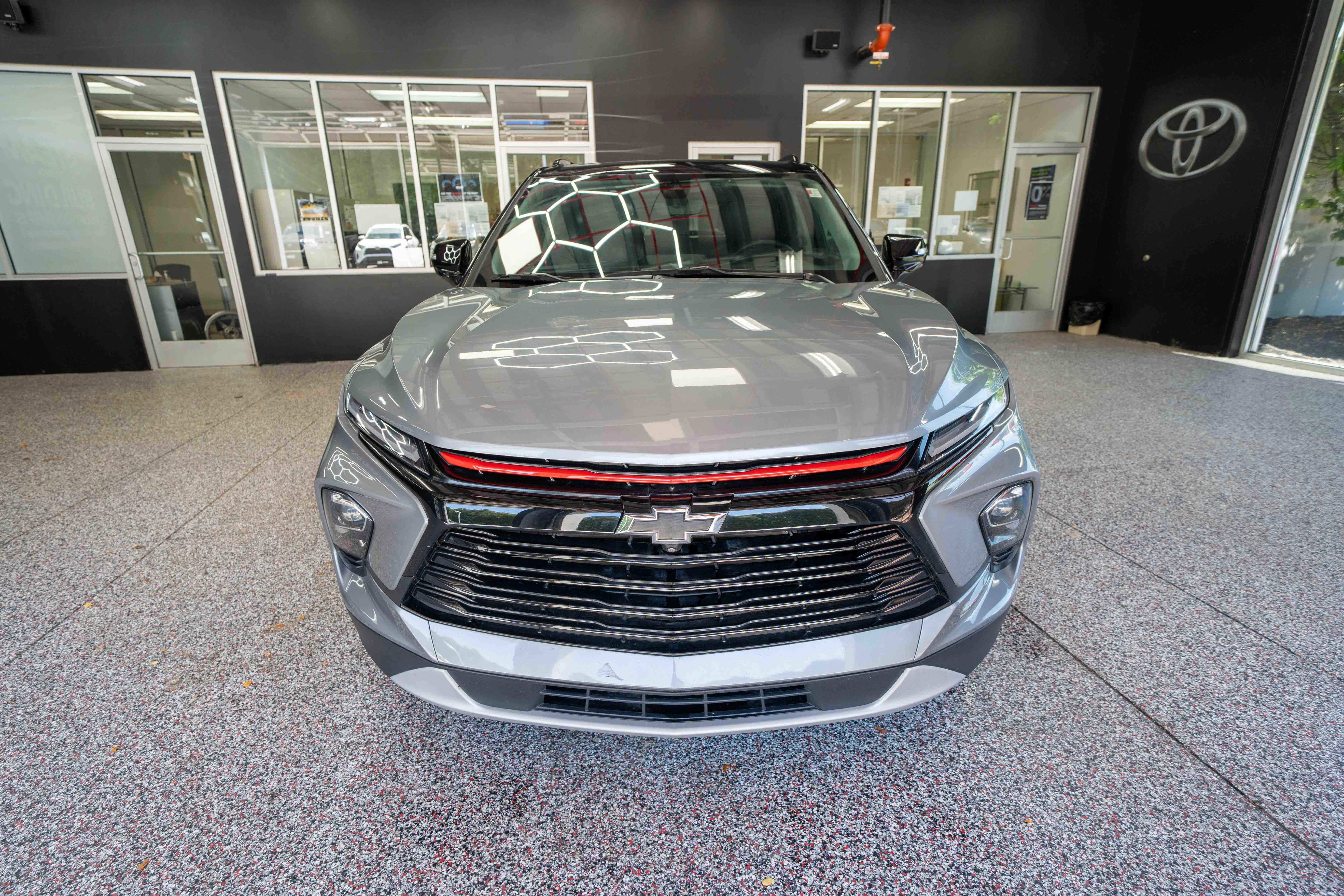 Used 2023 Chevrolet Blazer LT w/ Sound & Technology Package AWD/4WD image 6