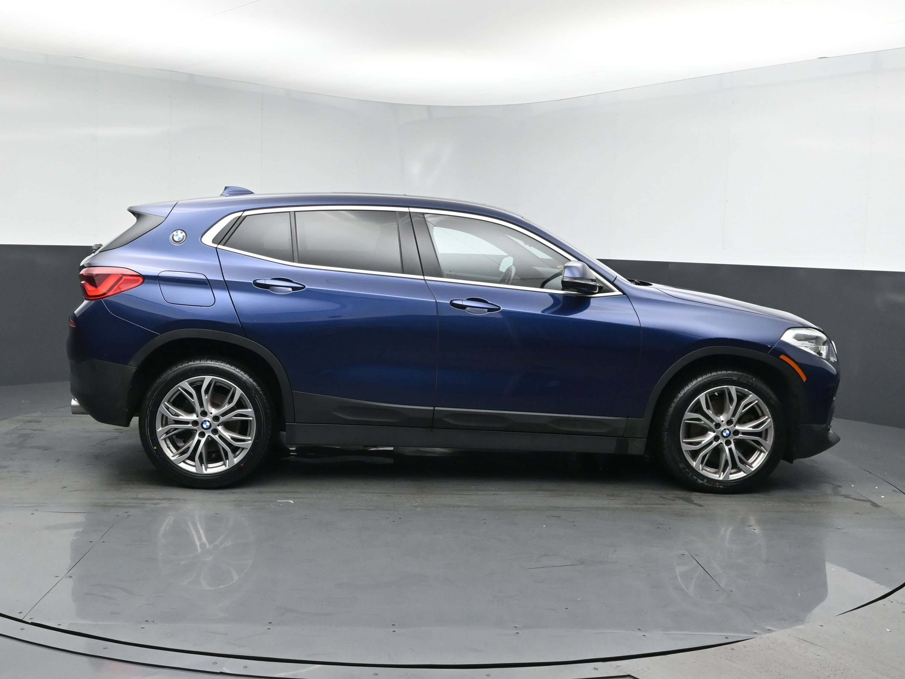 Used 2019 BMW X2 xDrive28i w/ Convenience Package AWD/4WD image 3