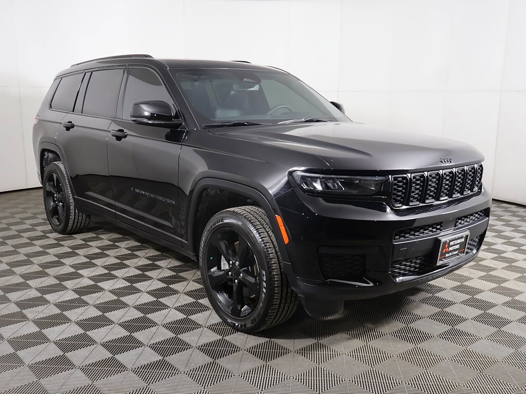 Used 2024 Jeep Grand Cherokee L Altitude image 2