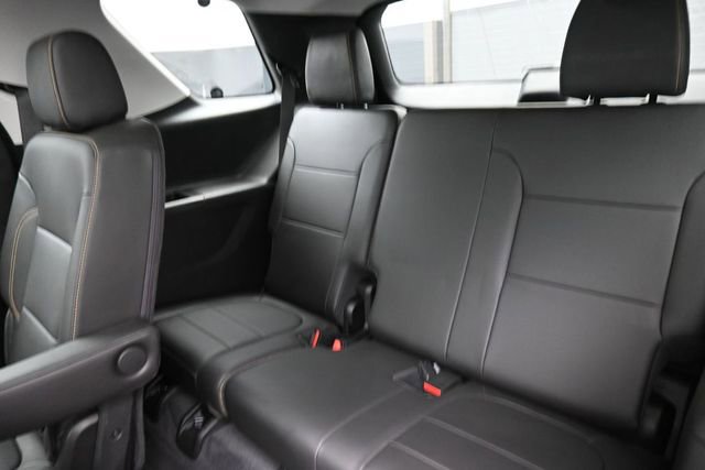 Used 2021 Chevrolet Traverse Premier w/ LPO, Floor Liner Package AWD/4WD image 20