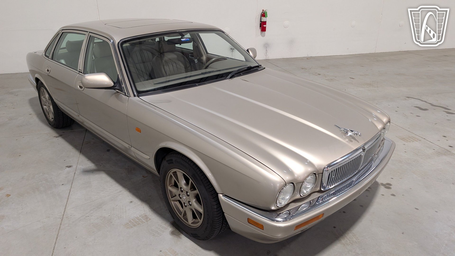 Used 1996 Jaguar XJ6 RWD image 19