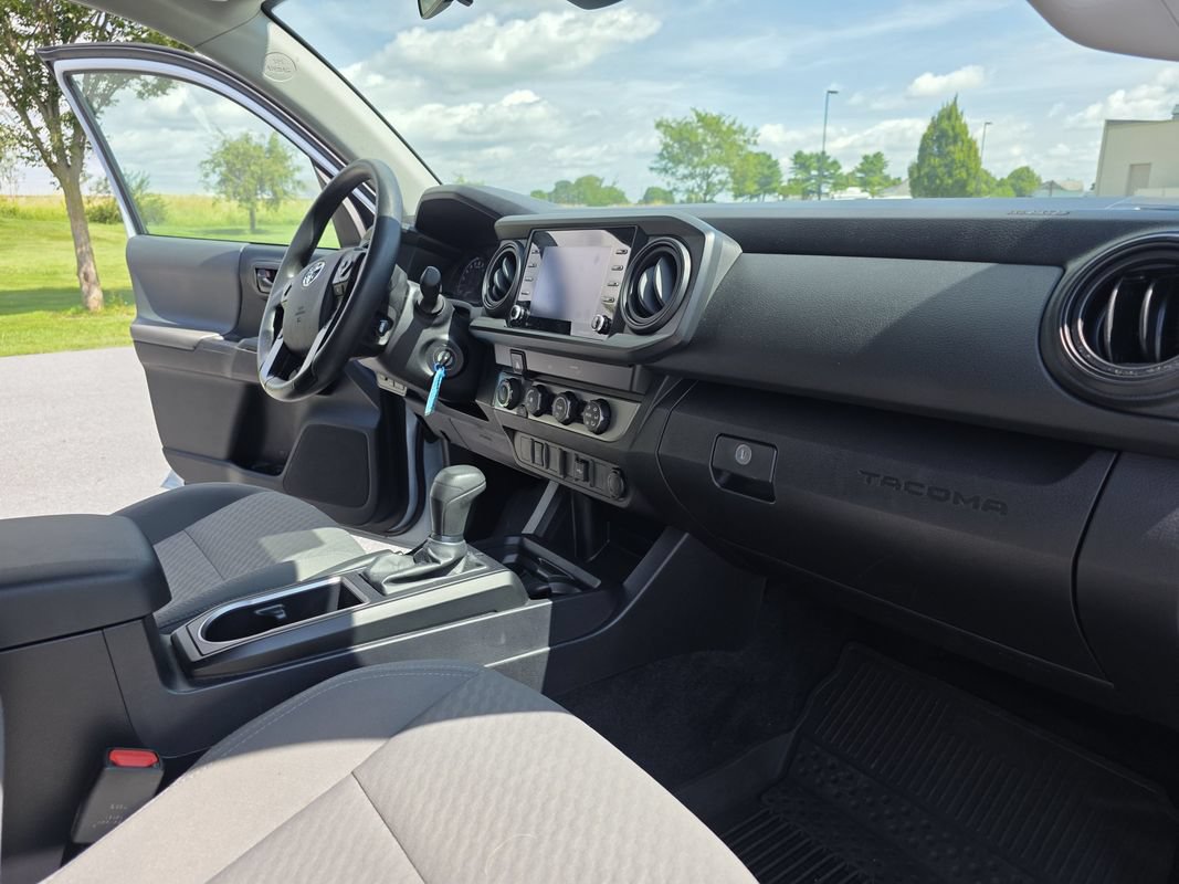 Used 2022 Toyota Tacoma SR w/ SX Package AWD/4WD image 15