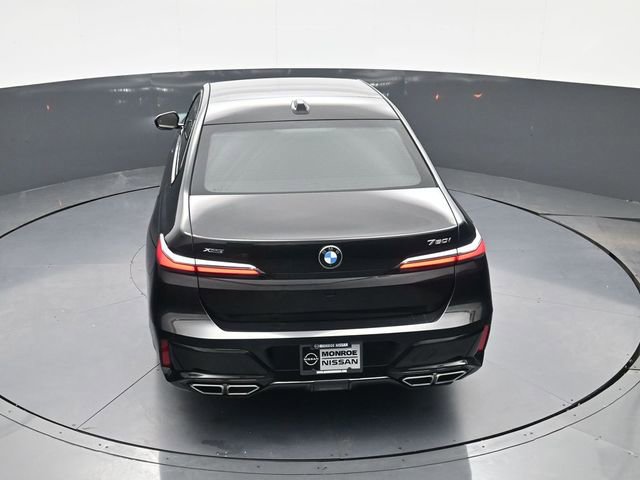 Used 2025 BMW 760i xDrive w/ Executive Package AWD/4WD image 38