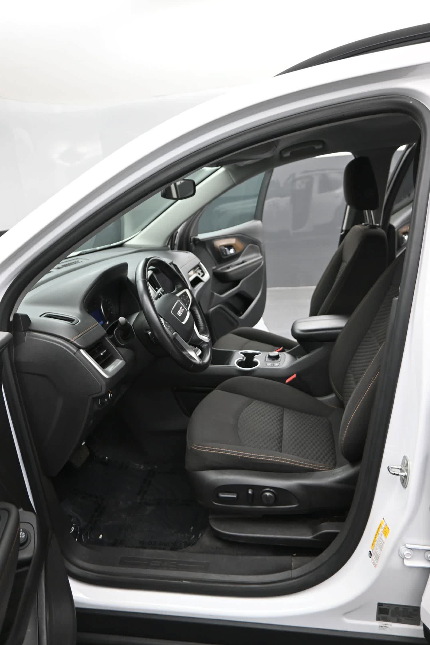Used 2021 GMC Terrain SLE w/ Driver Convenience Package FWD image 17