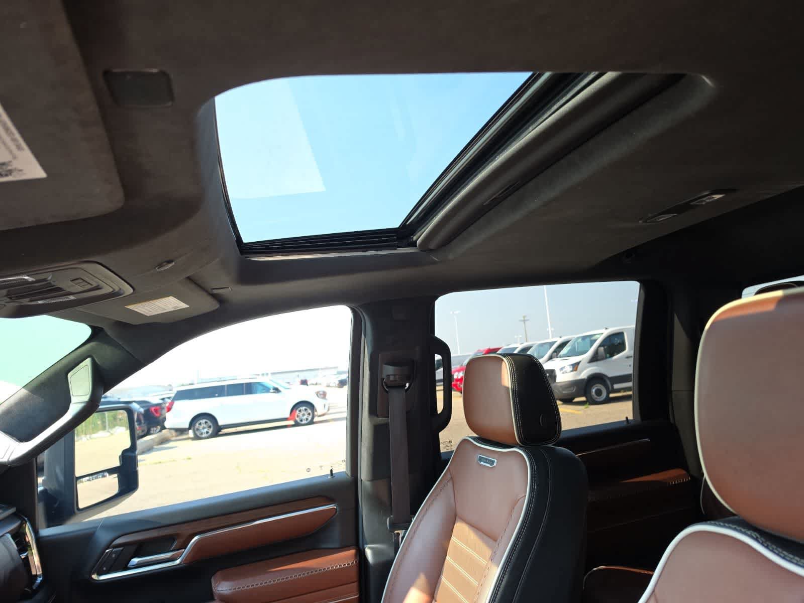 Used 2024 GMC Sierra 3500 Denali Ultimate AWD/4WD image 15